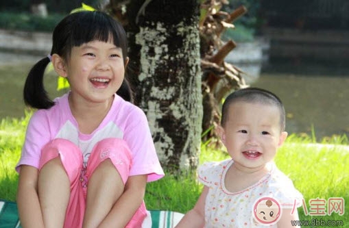 養(yǎng)一個孩子好還是兩個孩子好 養(yǎng)一個孩子和兩個孩子的區(qū)別 養(yǎng)一個孩子好還是兩個孩子好 養(yǎng)一個孩子和兩個孩子的區(qū)別