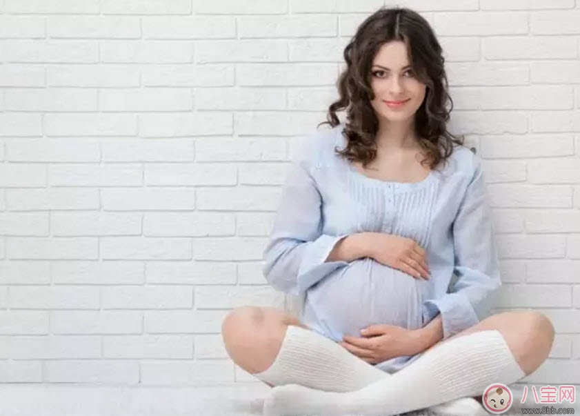 臍帶繞頸與撫摸肚皮有關(guān)系嗎 孕婦頻繁摸肚子對胎兒有影響嗎