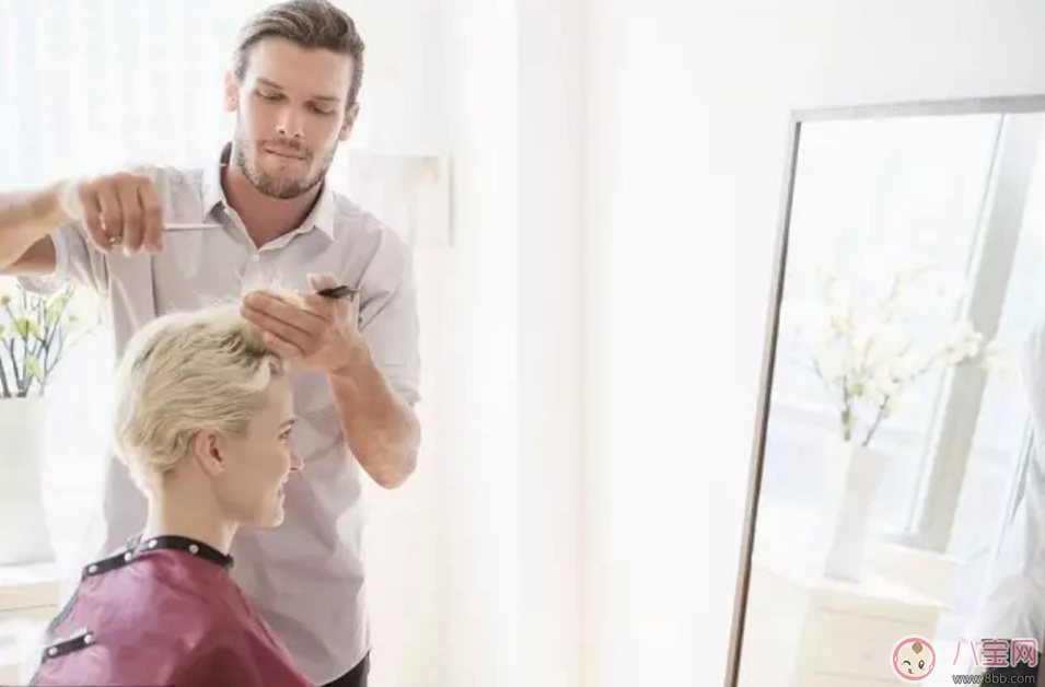 孕期長(zhǎng)發(fā)搶胎兒營(yíng)養(yǎng)嗎？需要剪短發(fā)嗎？