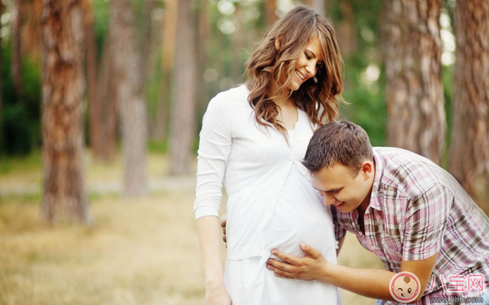 老婆有規(guī)律宮縮出現(xiàn)了 老公該怎么辦 老婆有規(guī)律宮縮出現(xiàn)了 老公該怎么辦