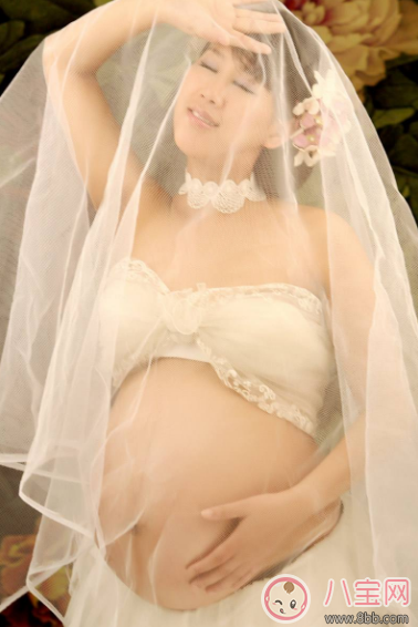 肚子發(fā)硬是不是要生了 孕晚期肚子變化怎么看