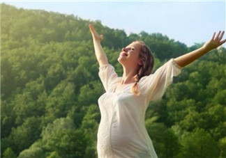 孕婦曬太陽(yáng)的最佳時(shí)間 孕婦曬太陽(yáng)的最佳位置(曬肚子)