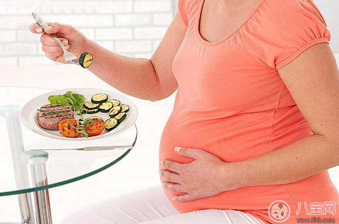 寶寶在肚子里的會干什么 寶寶在媽媽肚子里會做的五件事 寶寶在肚子里的會干什么 寶寶在媽媽肚子里會做的五件事