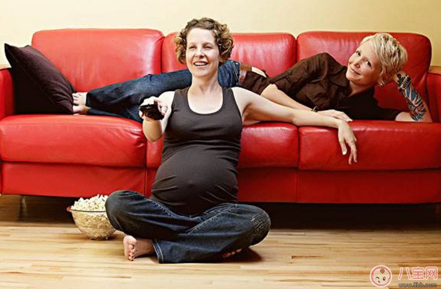 孕婦看電視對(duì)胎兒有影響嗎 孕婦看電視有輻射嗎如何預(yù)防輻射