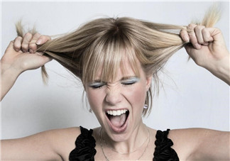 產(chǎn)后掉發(fā)嚴重怎么辦  產(chǎn)后掉發(fā)如何正確預防