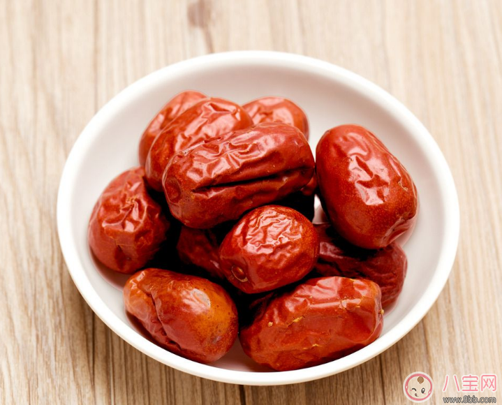 老太吃下15顆紅棗心臟驟停 正確吃紅棗才能對身體好 老太吃下15顆紅棗心臟驟停 正確吃紅棗才能對身體好