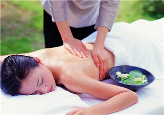 胸部大小很重要  乳房如何影響女性