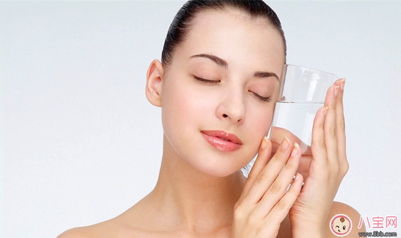 2017秋季女性唇部干燥如何滋潤保養(yǎng) 2017秋季女性唇部干燥如何滋潤保養(yǎng)