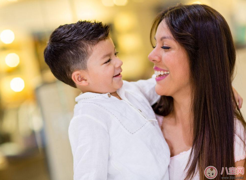 母乳喂養(yǎng)會(huì)造成胸部下垂 錯(cuò)!真相其實(shí)是這樣 母乳喂養(yǎng)會(huì)造成胸部下垂 錯(cuò)!真相其實(shí)是這樣