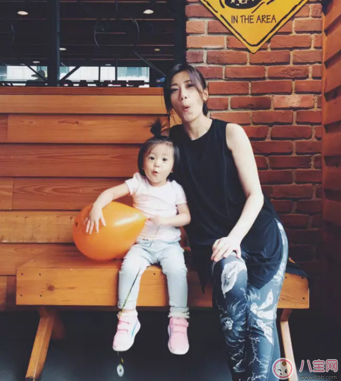 賈靜雯孕后快速恢復(fù)身材 秘訣在吃早餐前運(yùn)動(dòng)