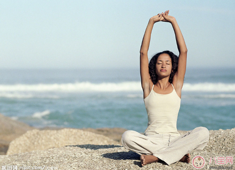 產(chǎn)后掉頭發(fā)太厲害會禿嗎 生完孩子掉頭發(fā)怎么辦 產(chǎn)后掉頭發(fā)太厲害會禿嗎 生完孩子掉頭發(fā)怎么辦
