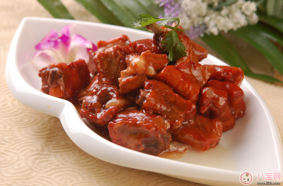 自然豐胸有方法 學會這些也是大胸妹