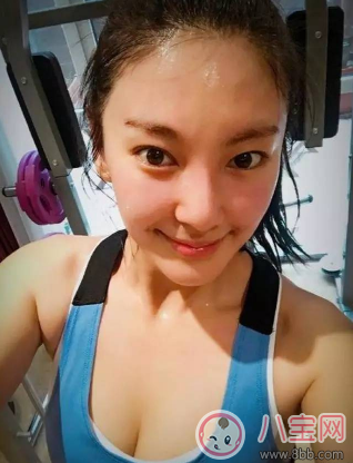 時尚性感張雨綺 豐胸是運動與美食的結(jié)合 時尚性感張雨綺 豐胸是運動與美食的結(jié)合