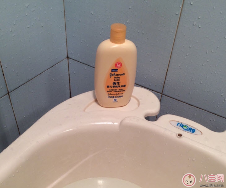 強生嬰兒香桃沐浴露味道怎么樣 強生嬰兒香桃沐浴露寶寶使用測評 強生嬰兒香桃沐浴露味道怎么樣 強生嬰兒香桃沐浴露寶寶使用測評