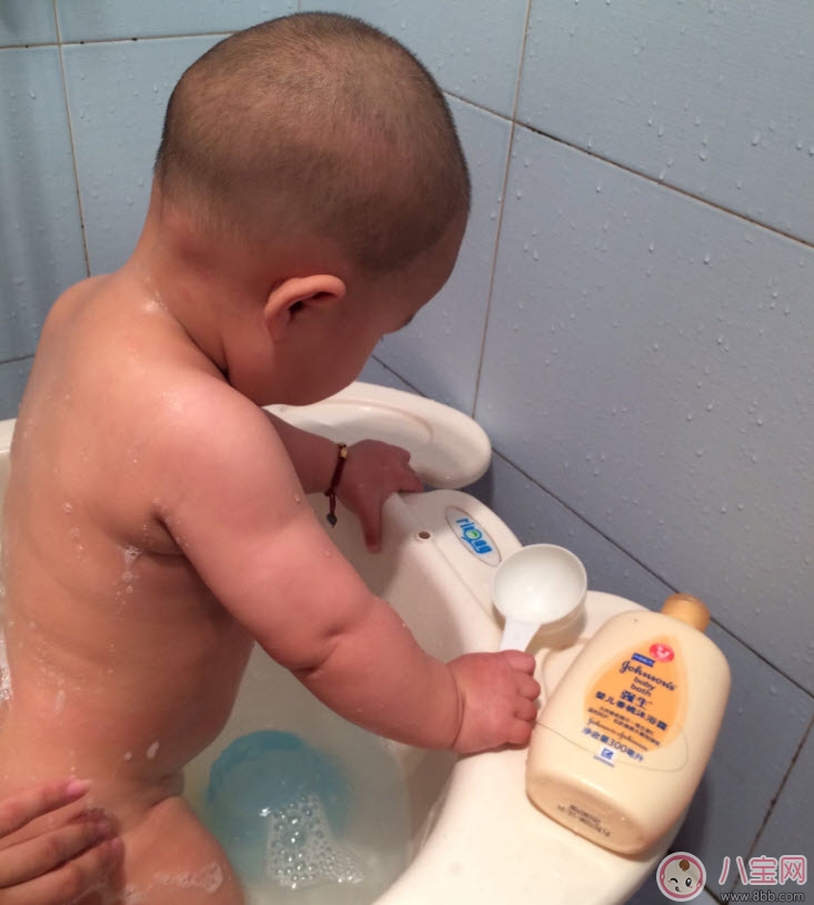 強生嬰兒香桃沐浴露味道怎么樣 強生嬰兒香桃沐浴露寶寶使用測評 強生嬰兒香桃沐浴露味道怎么樣 強生嬰兒香桃沐浴露寶寶使用測評