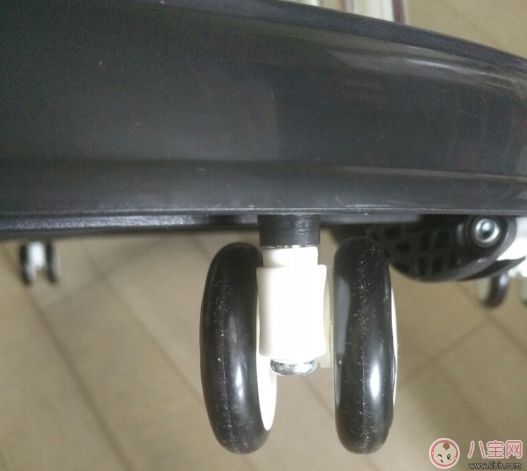 孩子學(xué)走路學(xué)步機(jī)怎么選 7-18月嬰兒學(xué)步車試用測(cè)評(píng)