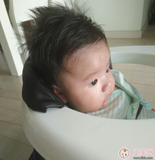 孩子學(xué)走路學(xué)步機(jī)怎么選 7-18月嬰兒學(xué)步車試用測(cè)評(píng)