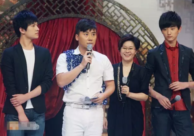 于小彤竟然單身 到底是誰(shuí)套出他的話的呢？