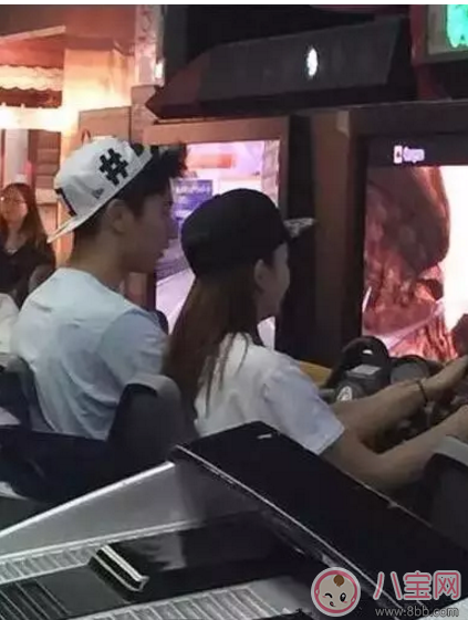 于小彤竟然單身 到底是誰(shuí)套出他的話的呢？