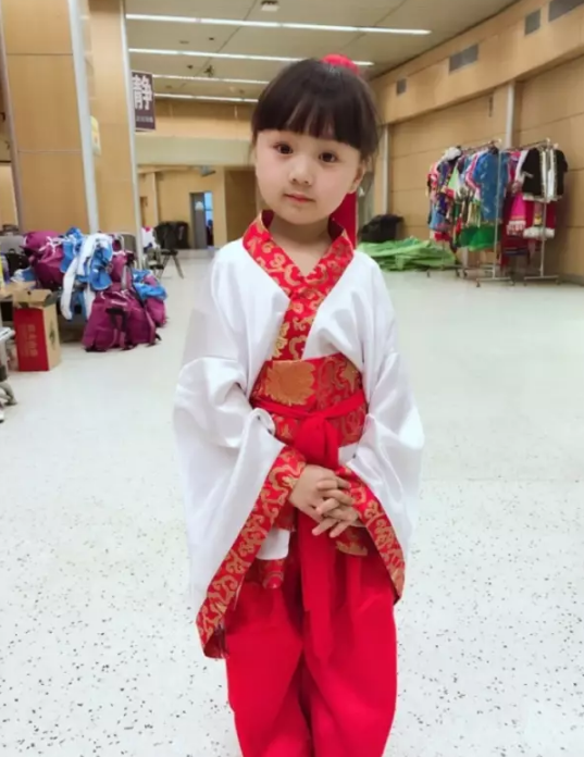 鄧倫《爸爸去哪兒》實(shí)習(xí)奶爸表現(xiàn) 東北萌娃與鄧倫配合默契嗎？