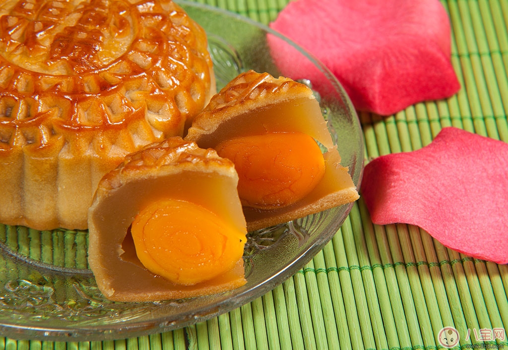 中秋節(jié)多大寶寶可以吃月餅 寶寶吃月餅禁忌