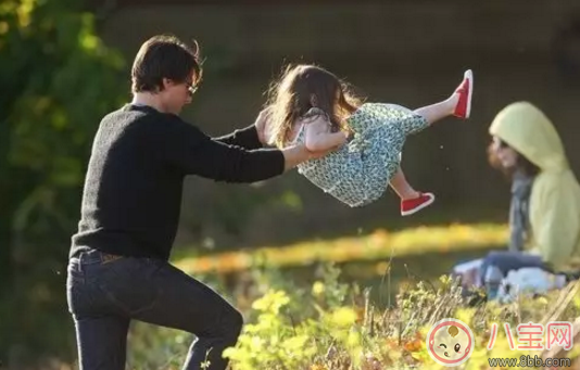 貝克漢姆鄧超周杰倫紛紛淪為“女兒奴” 有爸爸疼的女孩更有成就感 貝克漢姆鄧超周杰倫紛紛淪為“女兒奴” 有爸爸疼的女孩更有成就感