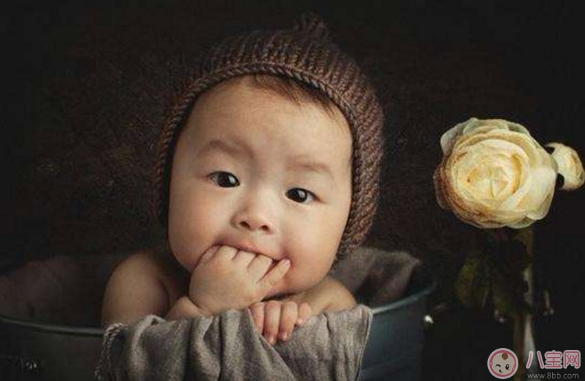 孩子不和父母姓可以嗎 父母姓氏結(jié)合自創(chuàng)姓氏可以嗎