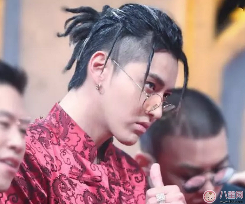 吳亦凡菠蘿頭發(fā)型圖片 2017吳亦凡發(fā)型圖片盤點 吳亦凡菠蘿頭發(fā)型圖片 2017吳亦凡發(fā)型圖片盤點