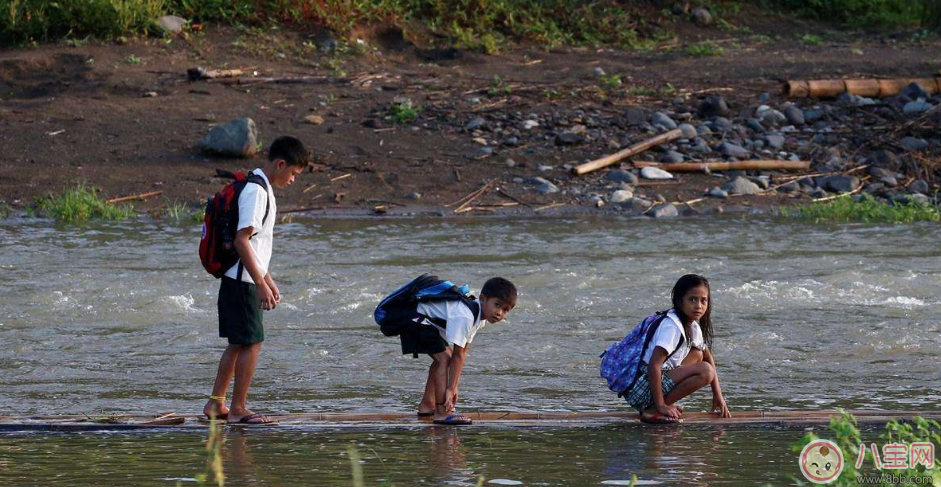 原來家里有這么多的隱患 這些東西一定要放到寶寶摸不到的地方