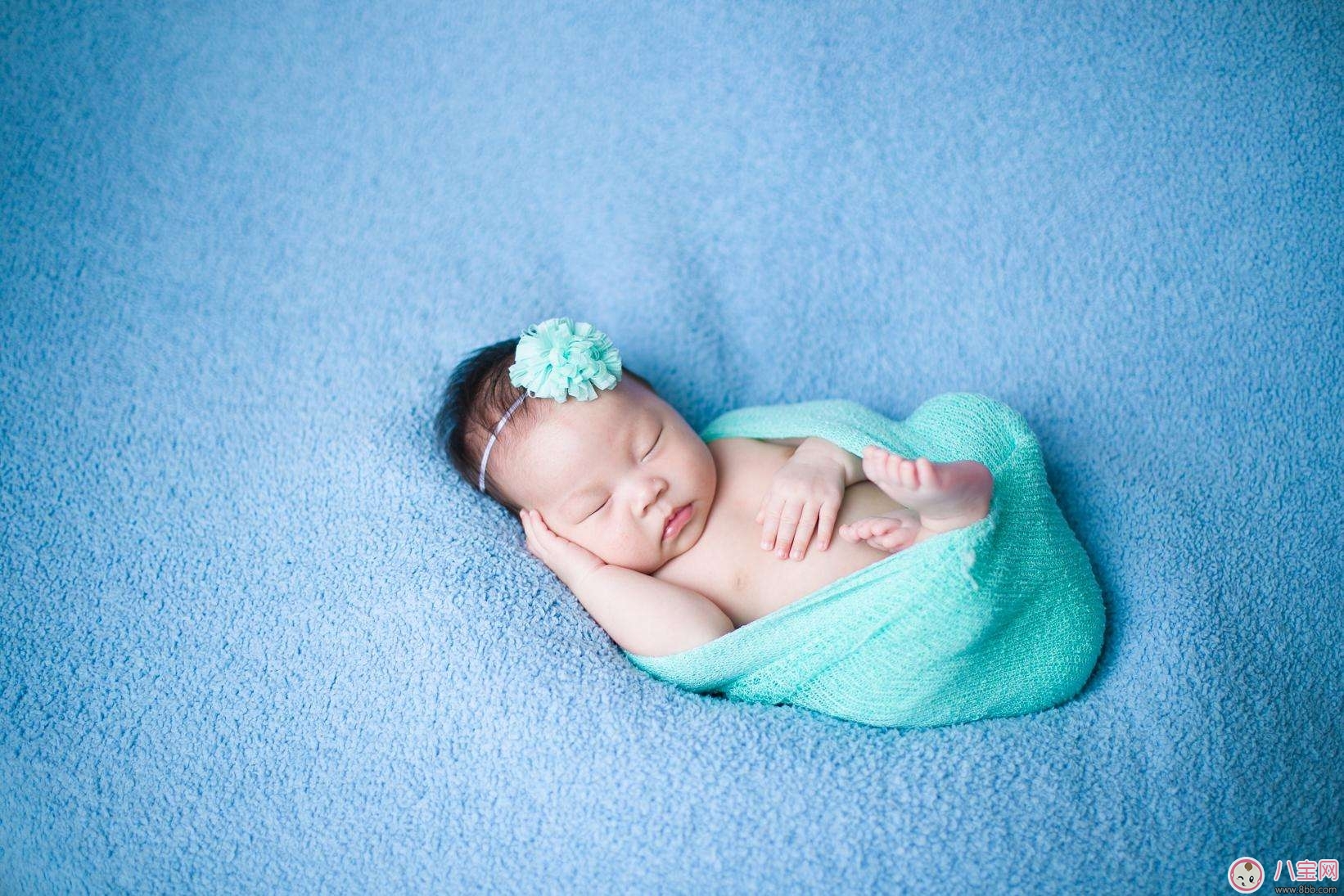 黃磊兒子可愛(ài)白嫩 新生兒寶寶皮膚如何護(hù)理