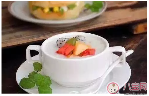 去學校的時間太短來不及吃早餐 孩子快手早餐 去學校的時間太短來不及吃早餐 孩子快手早餐