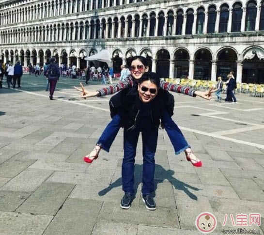 章澤天女兒多大了 奶茶妹妹章澤天有幾個(gè)孩子