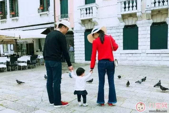 章澤天女兒多大了 奶茶妹妹章澤天有幾個(gè)孩子