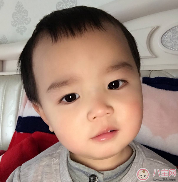 秋季寶寶嘴唇易起皮 寶寶使用唇膏推薦 秋季寶寶嘴唇易起皮 寶寶使用唇膏推薦