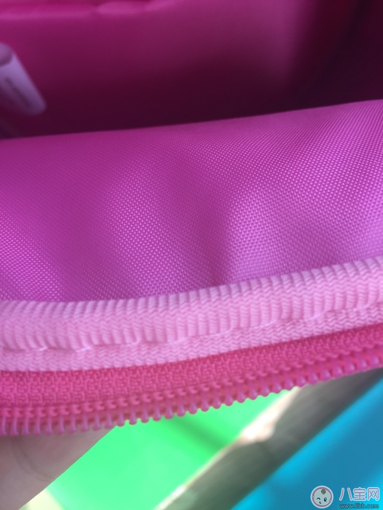 上學(xué)小書(shū)包用哪款好 uek幼兒園寶寶書(shū)包測(cè)評(píng)