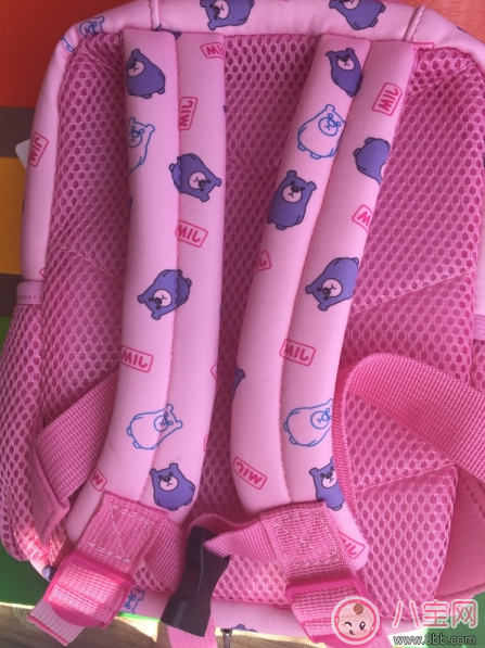 上學(xué)小書(shū)包用哪款好 uek幼兒園寶寶書(shū)包測(cè)評(píng)