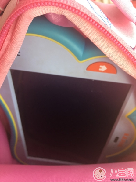 上學(xué)小書(shū)包用哪款好 uek幼兒園寶寶書(shū)包測(cè)評(píng)