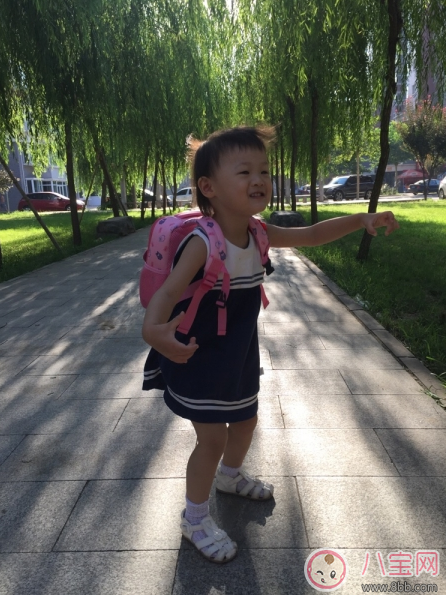 上學(xué)小書(shū)包用哪款好 uek幼兒園寶寶書(shū)包測(cè)評(píng)