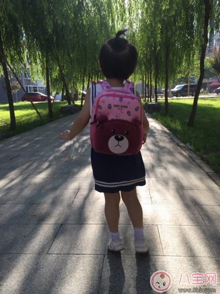 上學(xué)小書(shū)包用哪款好 uek幼兒園寶寶書(shū)包測(cè)評(píng)
