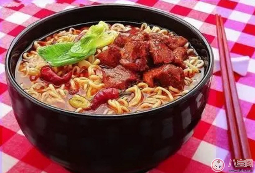 孕婦可以偶爾吃泡面嗎 孕婦方便面能不能干吃 孕婦可以偶爾吃泡面嗎 孕婦方便面能不能干吃