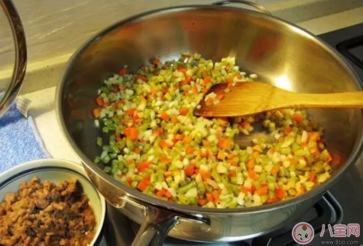 孕婦可以吃酸豆角嗎 孕婦能吃的酸豆角應(yīng)該怎么做 孕婦可以吃酸豆角嗎 孕婦能吃的酸豆角應(yīng)該怎么做