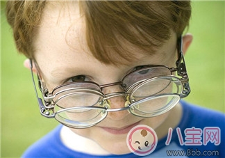 如何保護(hù)寶寶視力 吃這三道菜就夠了