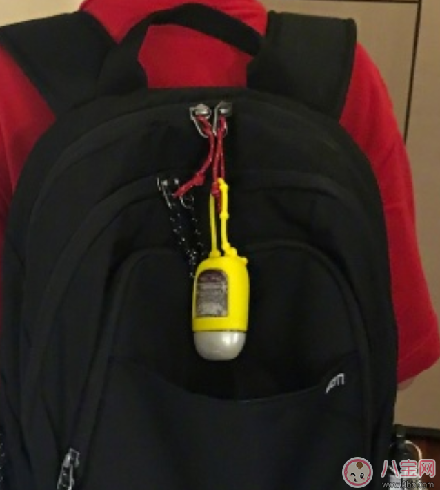 袁詠儀兒子上學(xué)書包掛免洗洗手液 孩子用免洗洗手液好不好