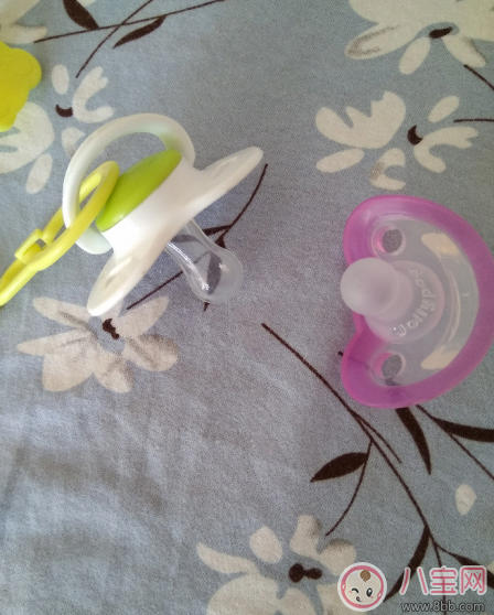 寶寶出牙專(zhuān)屬奶嘴 悠樂(lè)寶安撫奶嘴試用測(cè)評(píng)