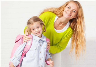 開學(xué)季書包如何挑選  雙肩包VS拉桿包？