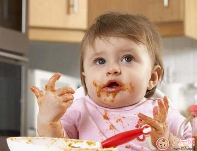 寶寶圍嘴哪種好 寶寶圍嘴如何選擇(尺寸材質(zhì)顏色有講究)