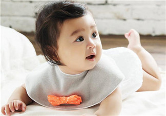 寶寶圍嘴哪種好 寶寶圍嘴如何選擇(尺寸材質顏色有講究)