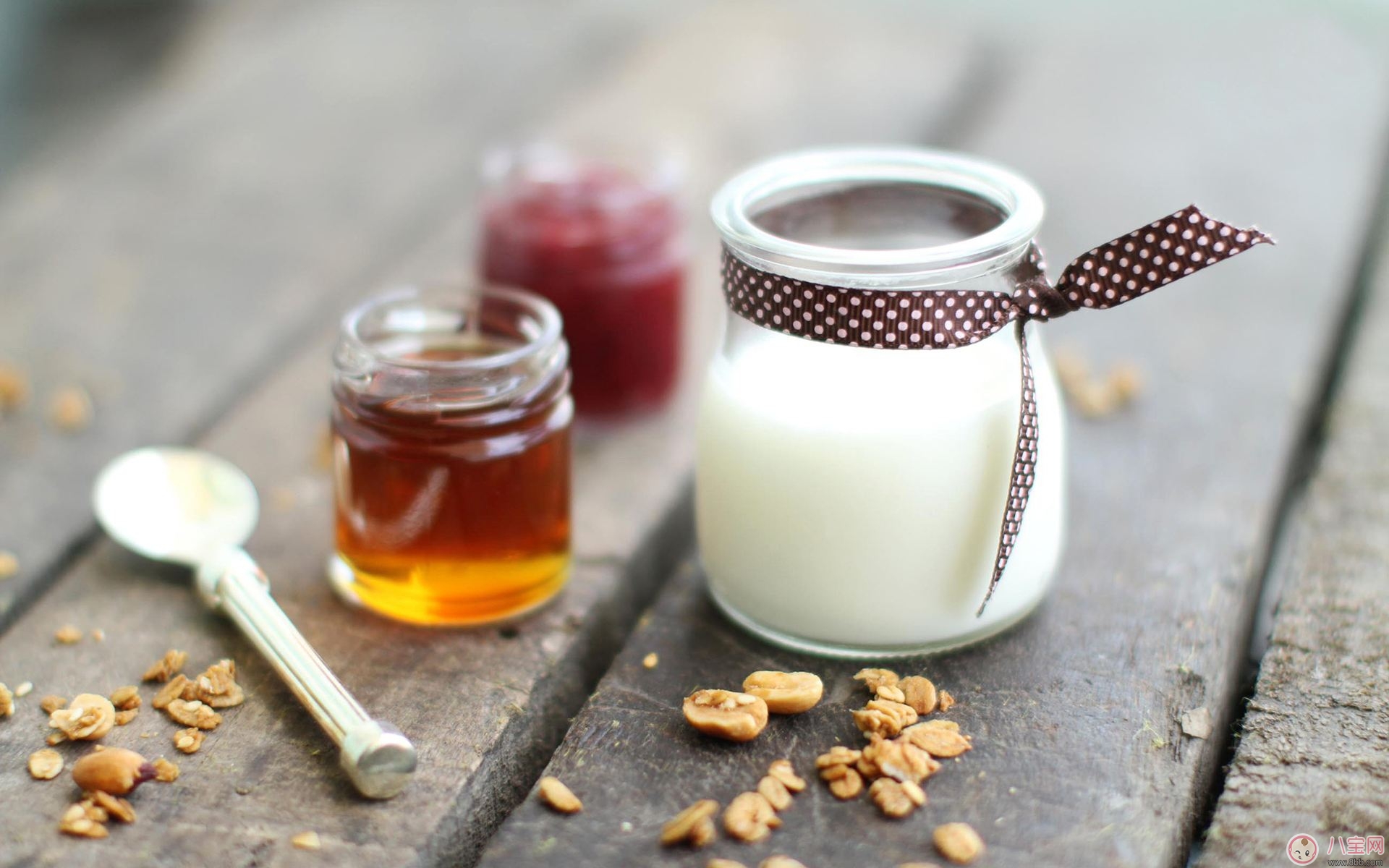 喝酸奶的好處以及注意事項 哪些人不能喝 喝酸奶的好處以及注意事項 哪些人不能喝