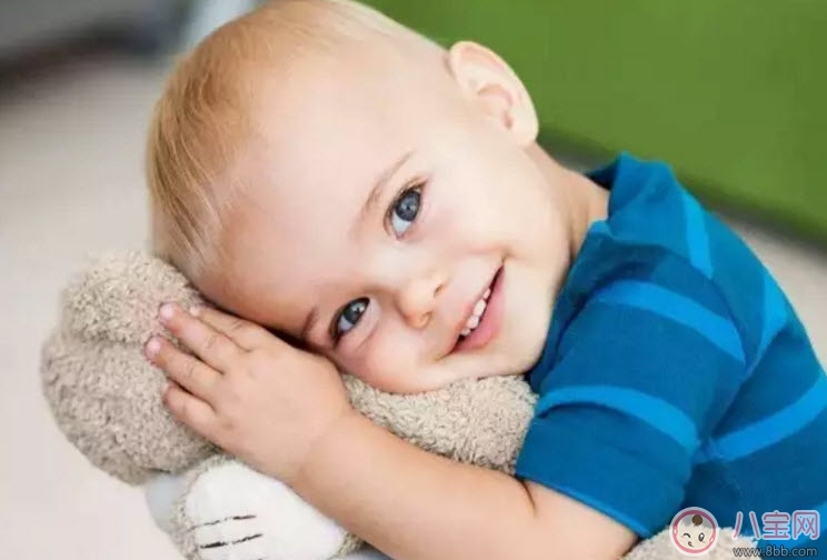 寶寶大腦發(fā)育需要幾種營養(yǎng) 影響寶寶腦部發(fā)育的六大飲食習(xí)慣有哪些