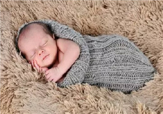 寶寶立秋之后穿什么衣服合適 寶寶秋凍應(yīng)該怎么穿衣服